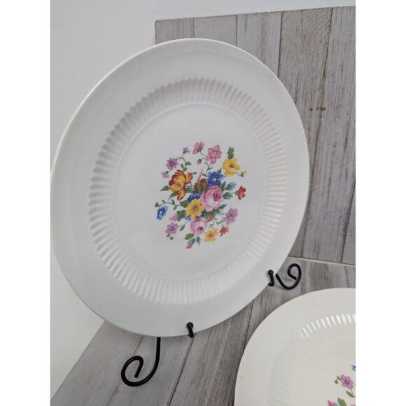 Set of 2 Regal Charm Dinner Plates Cream Floral Sebring OH Union Made 9 3/8" - Picture 3 of 5